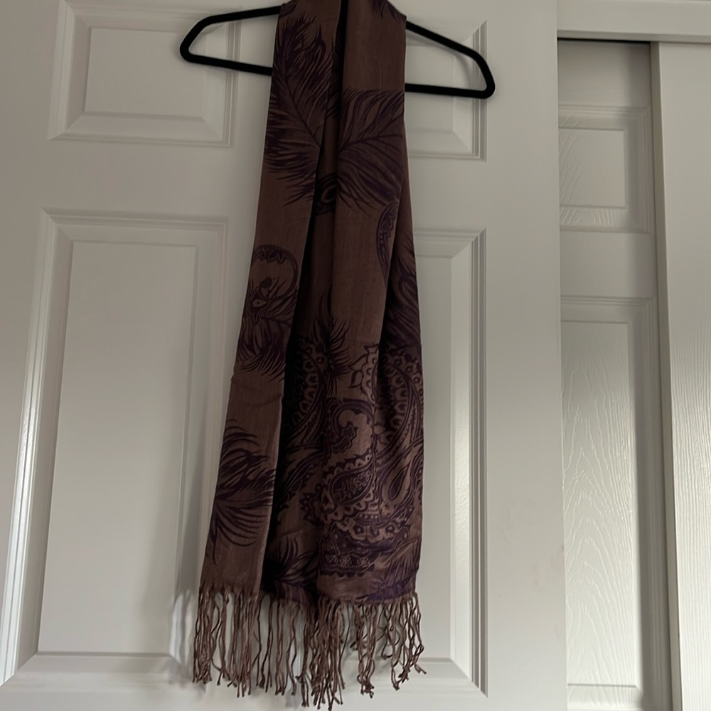 NWOT Pashmina  70% Pashmina 30% Silk Purple/Tan Tasseled Fringe  Scarf